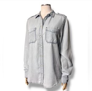 EXPRESS Light Wash Blue Chambray Denim Button Front Shirt